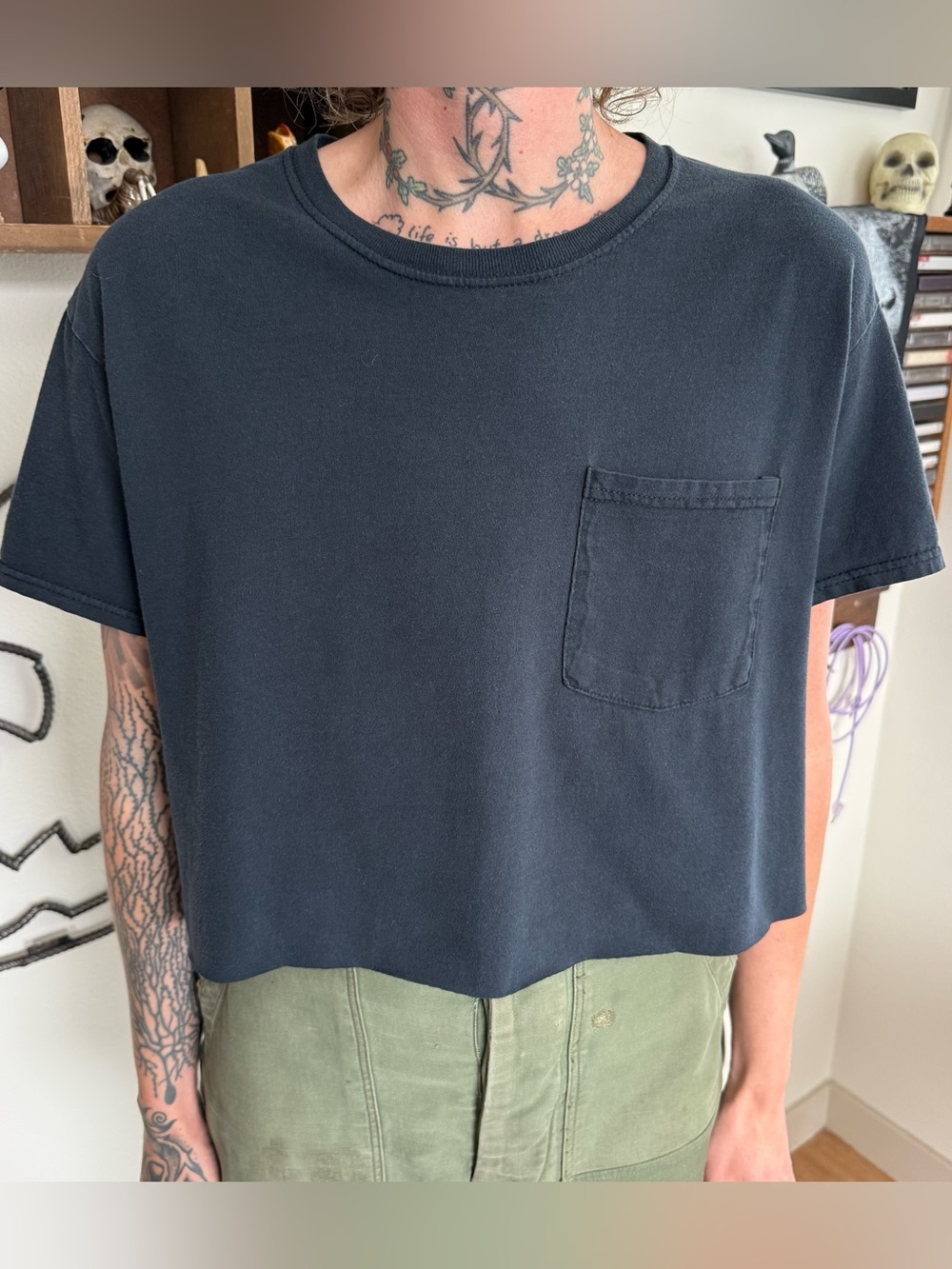 Vintage Y2K Blank Black Cropped Boxy Pocket Tee ~ Size Medium